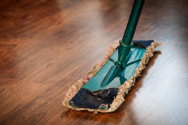 How to Make Sure Your Kitchen Floor Isn’t Sticky After You Mop
