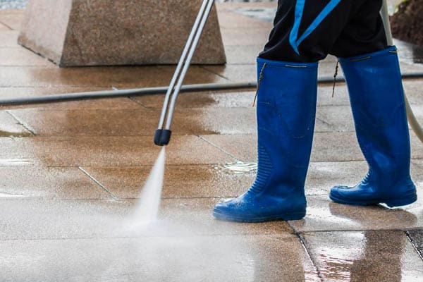 Why Power Washing Can Damage Concrete if You do it Incorrectly