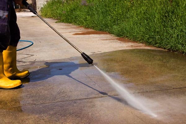 Can You Safely Use Pressure Washers in Wet Conditions?