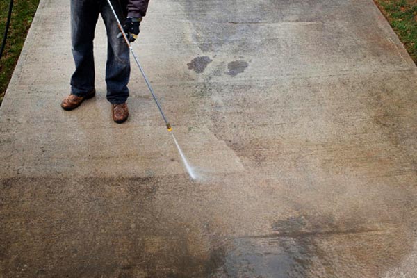 do pressure washers use a lot of water