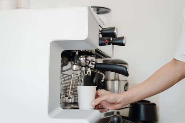How to clean coffee maker with baking soda