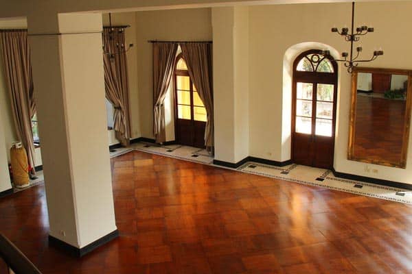 How to Wax Wooden Floors Using Several Different Types of Wax